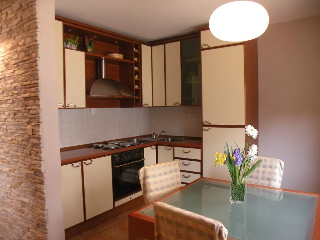 Sunset Apartment With A Private Yard At Medulin Riviera